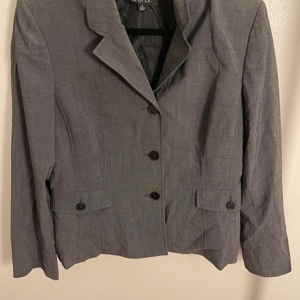 Woman’s blazer jacket gray